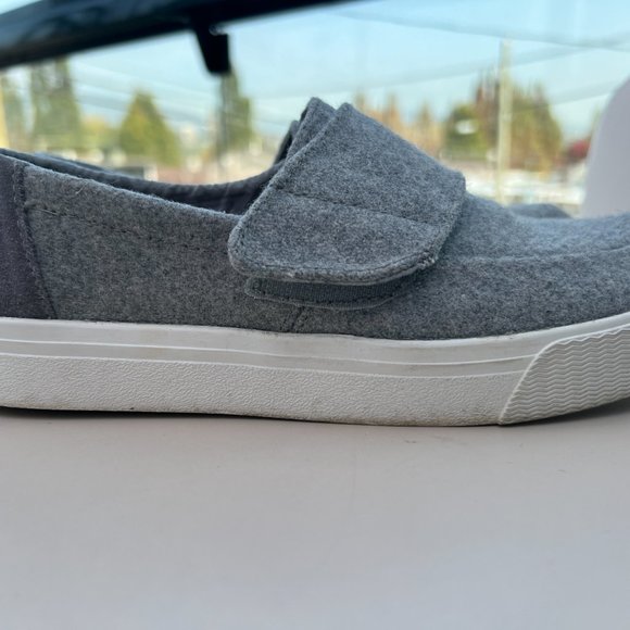 SOLD | TOMS Altair Slip on Shoes - Size 6.5 - Picture 8 of 12